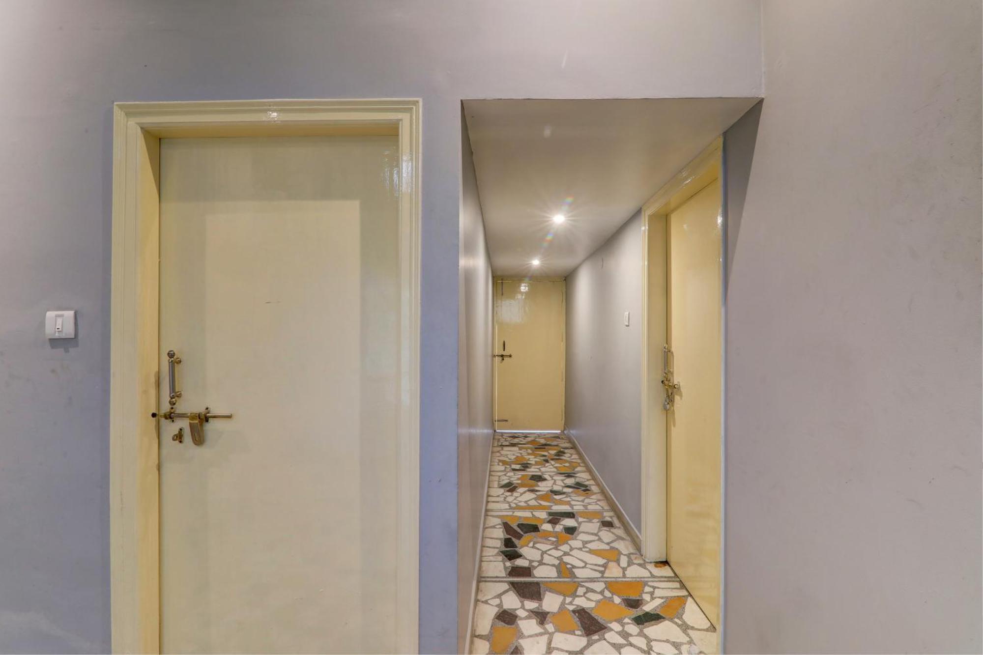 Hotel O Flagship Adbhut Moment Hotel Varanasi Esterno foto