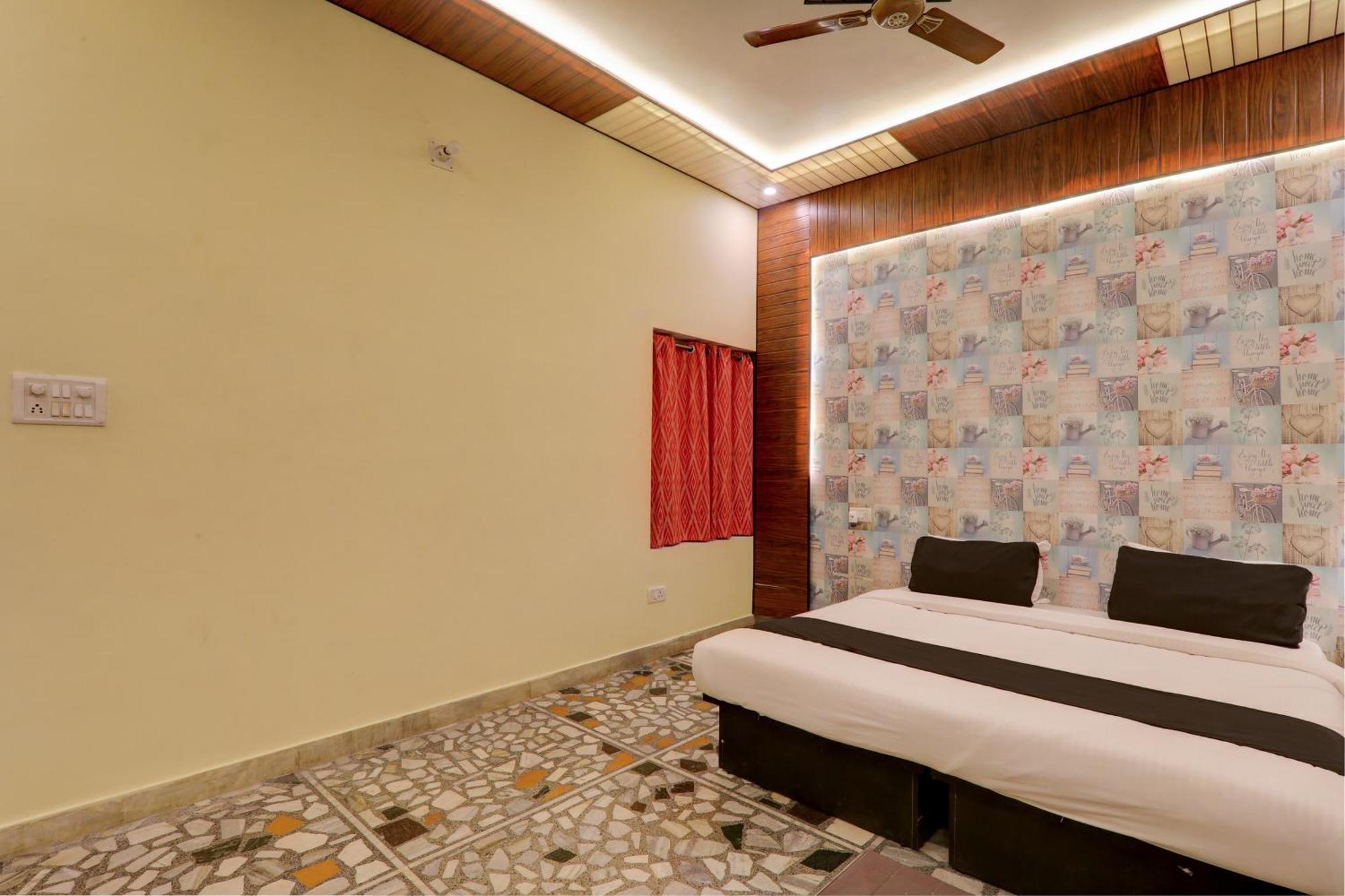 Hotel O Flagship Adbhut Moment Hotel Varanasi Esterno foto