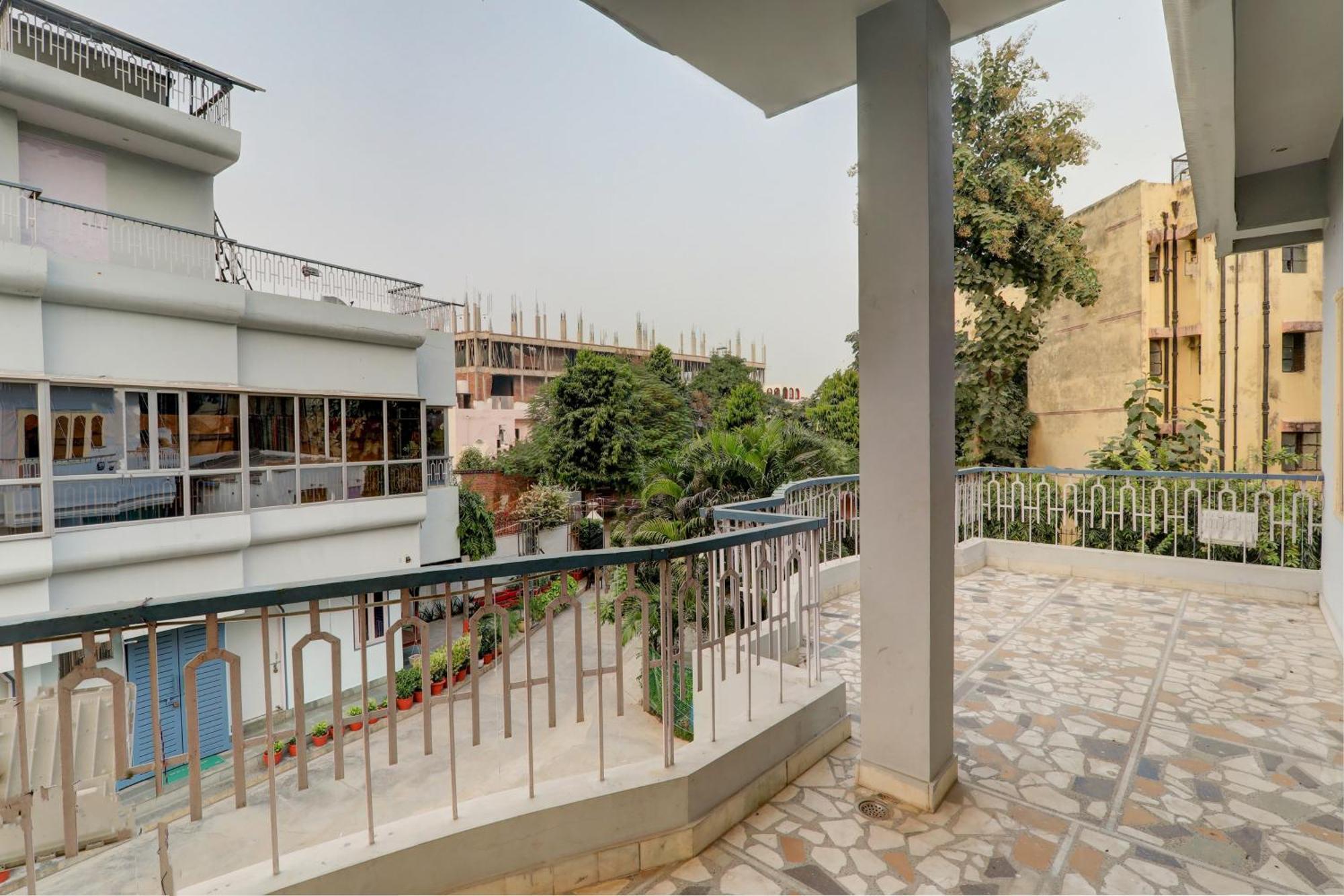 Hotel O Flagship Adbhut Moment Hotel Varanasi Esterno foto