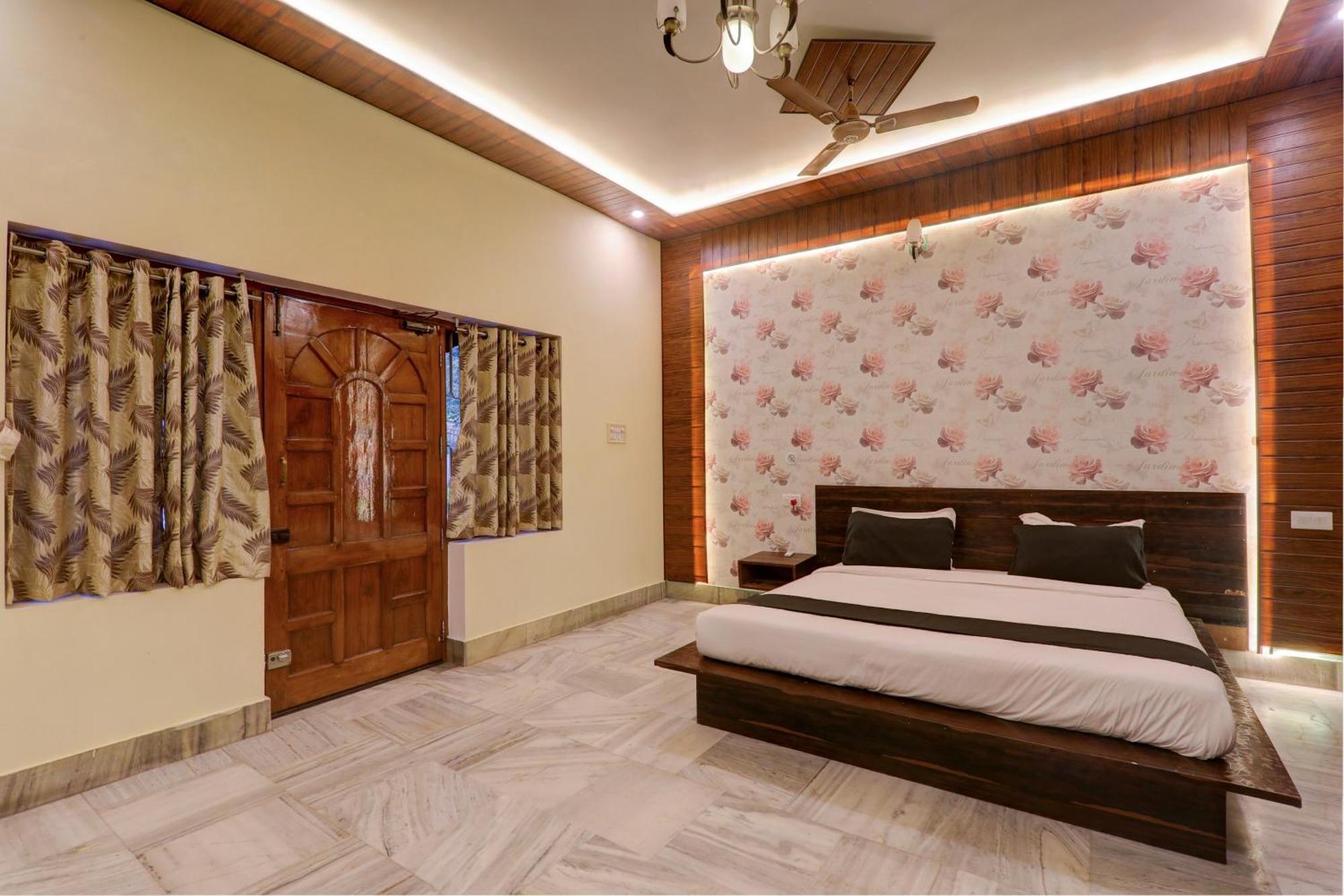 Hotel O Flagship Adbhut Moment Hotel Varanasi Esterno foto