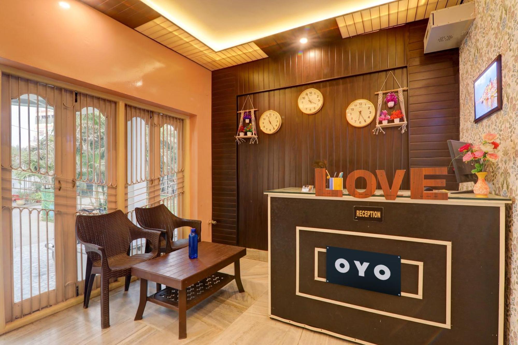 Hotel O Flagship Adbhut Moment Hotel Varanasi Esterno foto