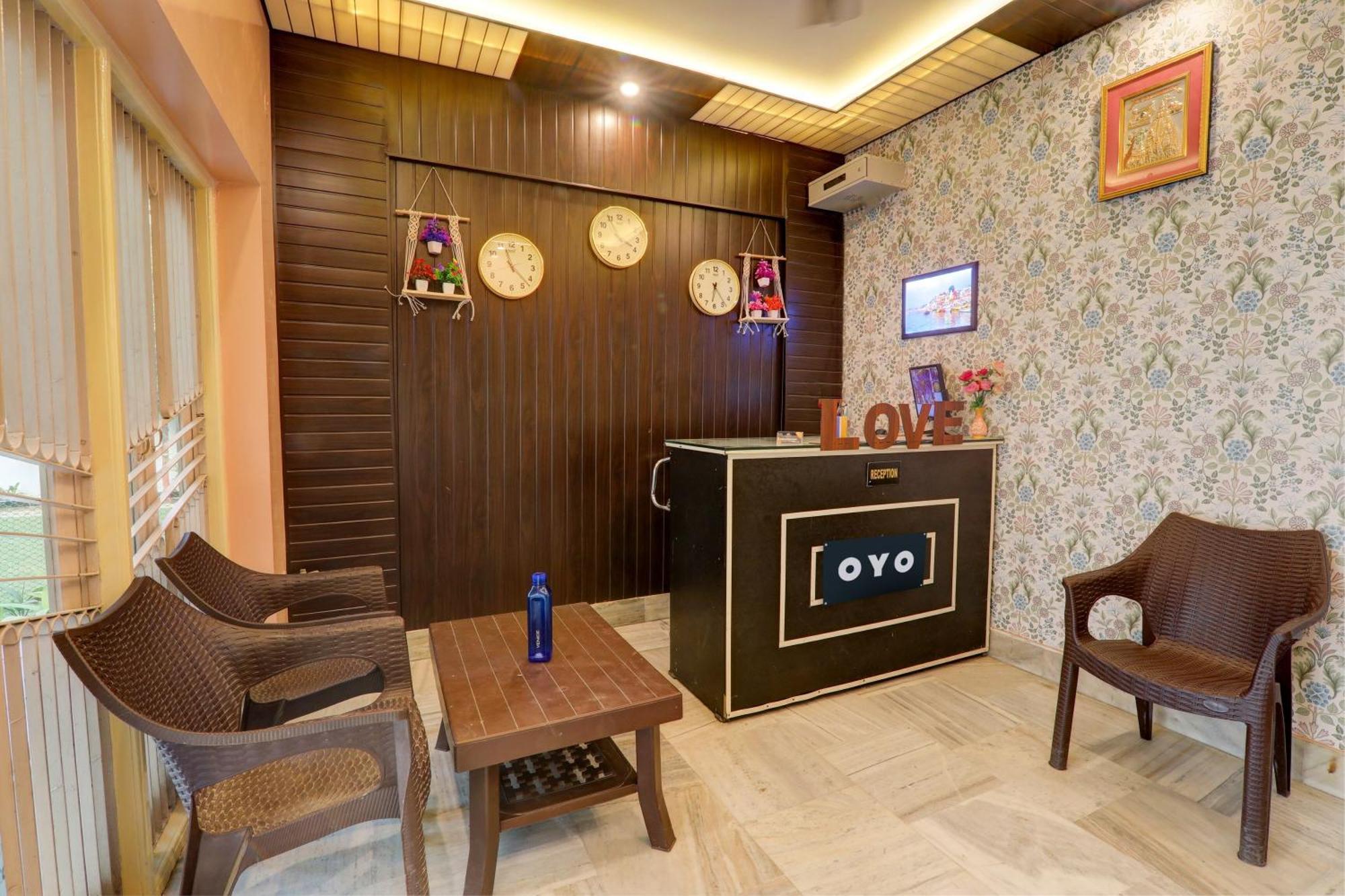 Hotel O Flagship Adbhut Moment Hotel Varanasi Esterno foto