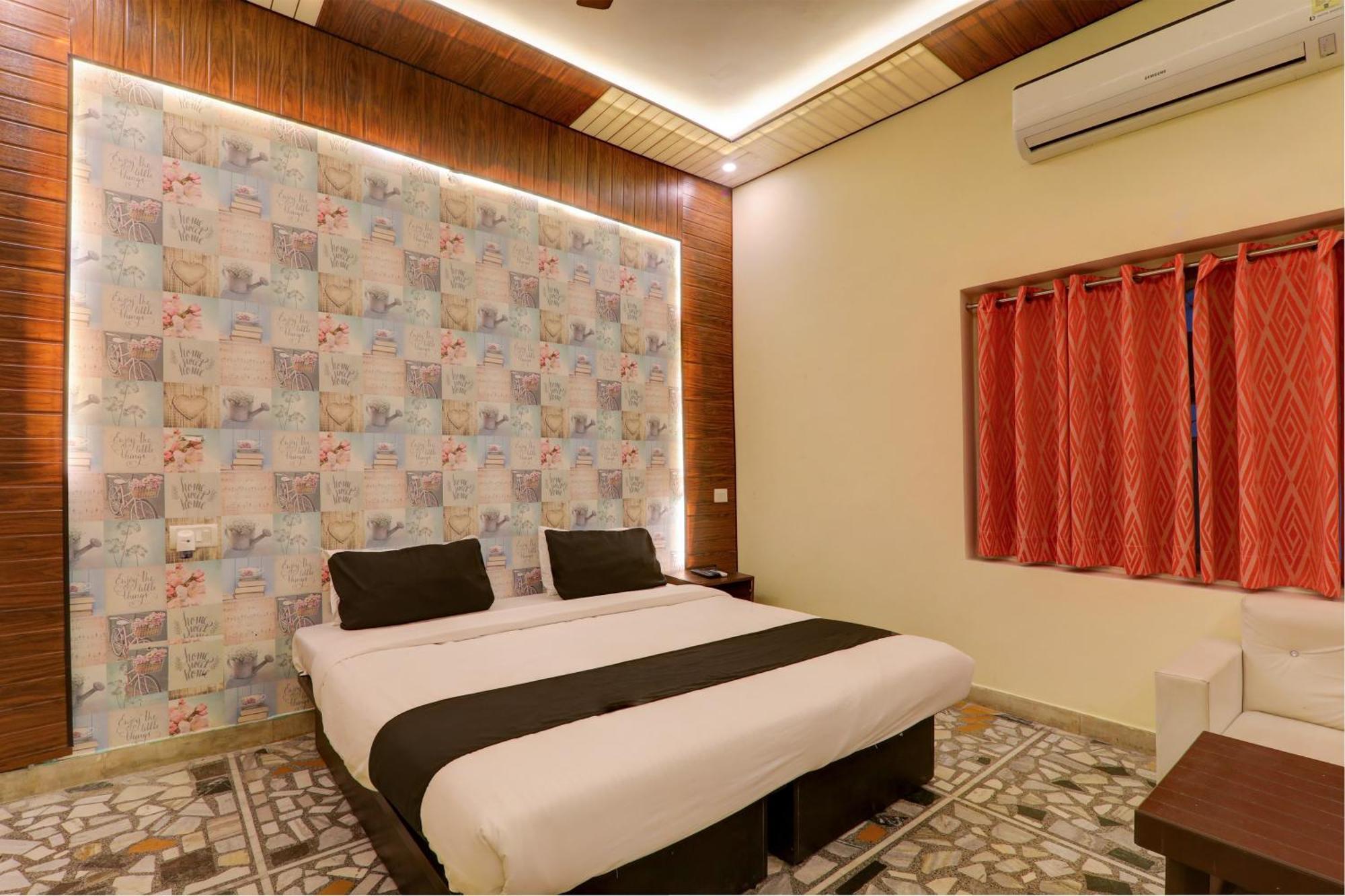 Hotel O Flagship Adbhut Moment Hotel Varanasi Esterno foto